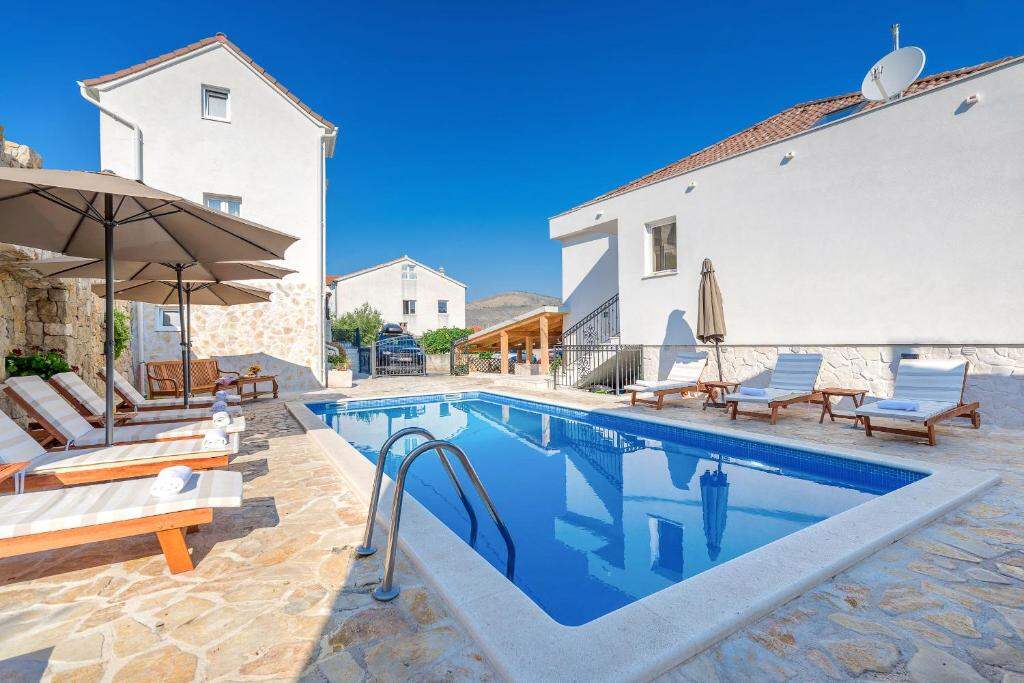 Villa Trau d`oro - outdoor pool and terrace in Trogir, Croatia